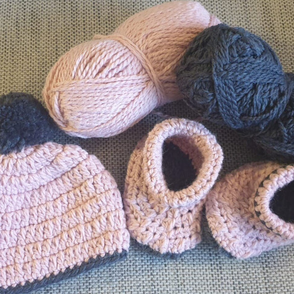 crochet baby hat and blanket